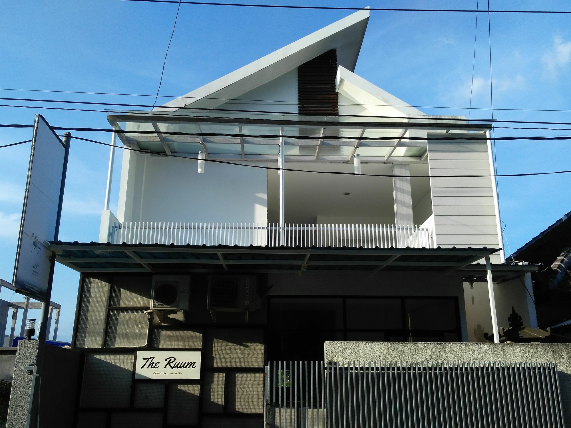The Ruum Hostel Canggu Exterior foto